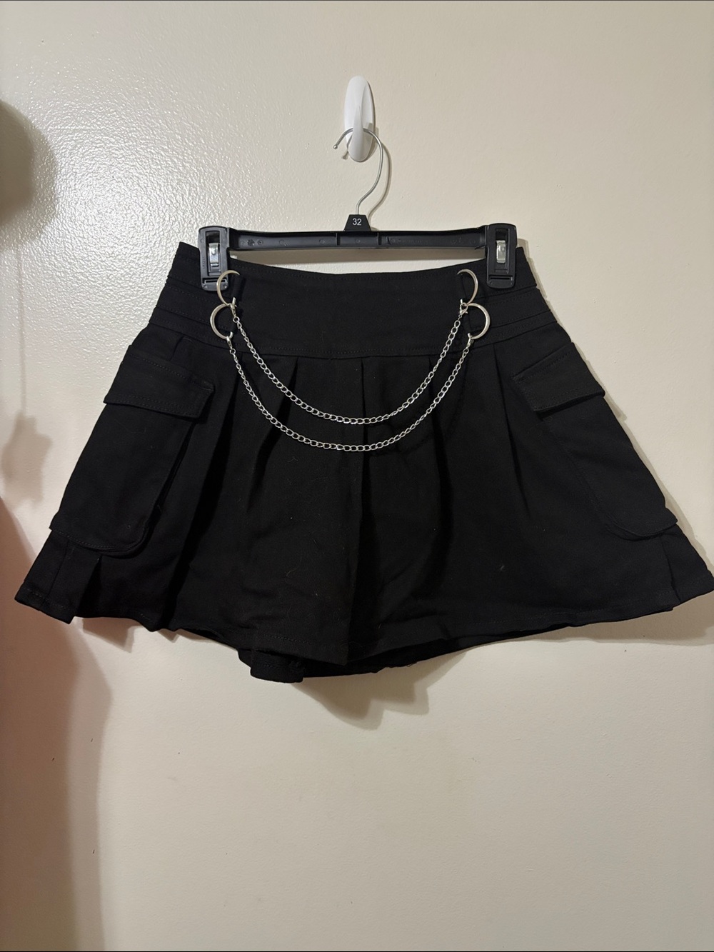 Hot Topic Black Pleated Cargo Skort with Silver Chain